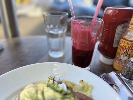 Pear and Beet Blended Juice aka Sweet Dirt (a nickname but it actually wasn't bad- earthy).