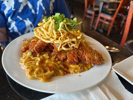 Dry chicken over curry noodles (special ad on tables for this) very good!