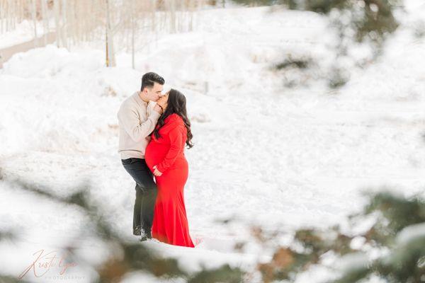 Winter maternity session