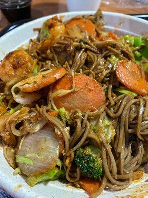 Soba noodles with shrimp and veggies