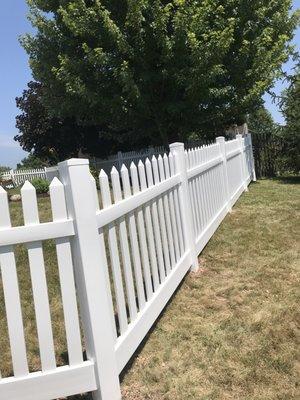 4' PVC fence