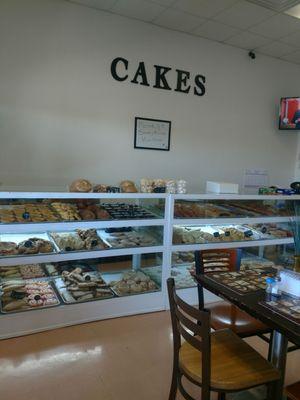 La Reyna Cakes & Bakery