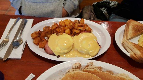 Eggs benedict