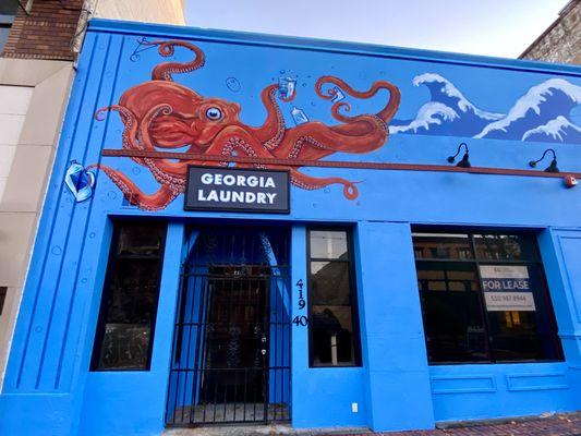 Octopus Georgia Laundry Mural, Vallejo,CA 
 2023 by Chris Granillo.
 Commissioned by Building Property management