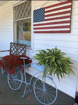 Adorable and welcoming front porch