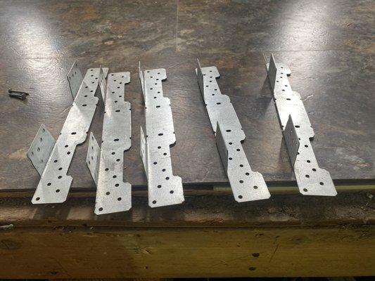 Ordered 8 stringer brackets. Only got 5.