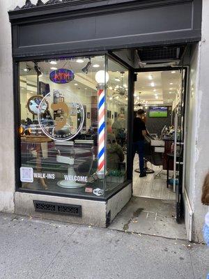 Exterior of Elite Barbers