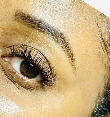 Glam Set Eyelash Extensions & Brow Tinting