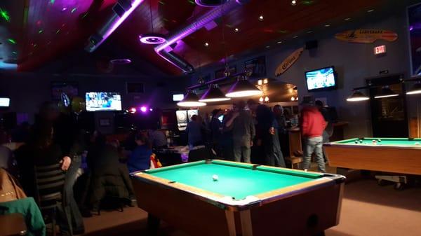 It's Popping at Bottom's Up Bar and Grill