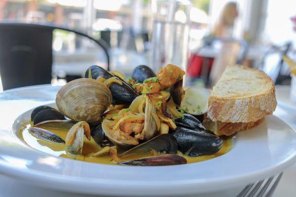 Mussels N' Clams