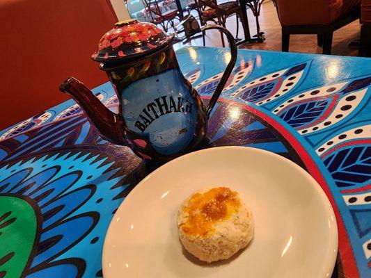 Karak chai with naankhatai