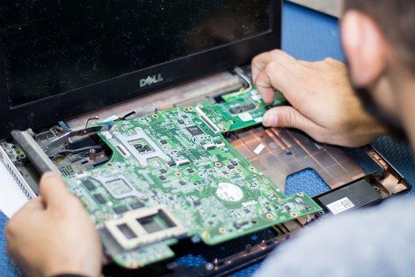 We repair any computer problem quickly and affordably. Macbook, PC, Laptops, Tablets, Hard-Drive, Mother Board, etc.