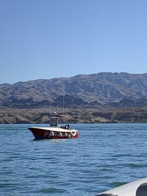 Fuel and Tow service boat coming to the rescue