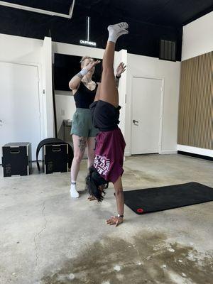 Handstand class