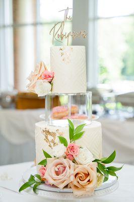 Wedding cake with clear acrylic tier