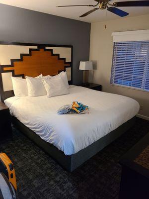 Room 209 - Comfy King Size Bed