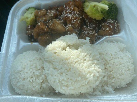 Sesame chicken with white rice - daily special