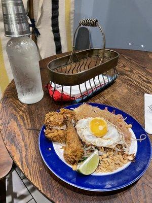 Fried chicken pad thai