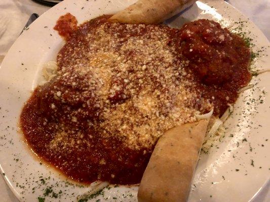 Linguini with meatballs.