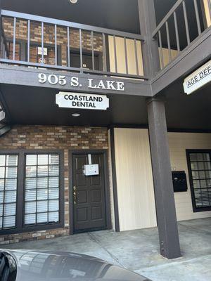 Clean exterior of the dental office