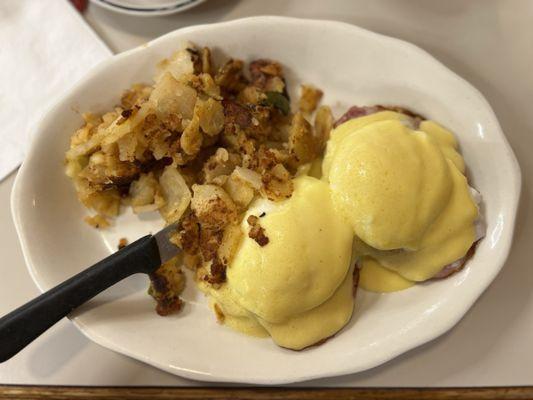 Eggs Benedict home fries