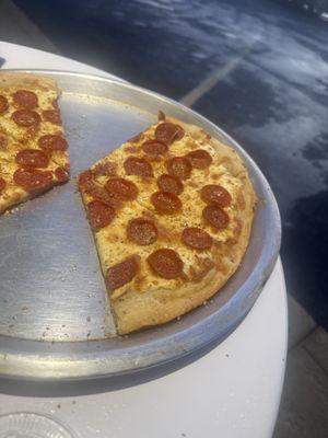 White pizza with pepperoni.