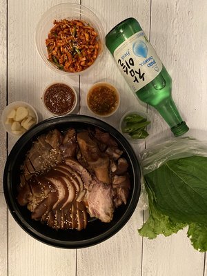 Pork feet and soju