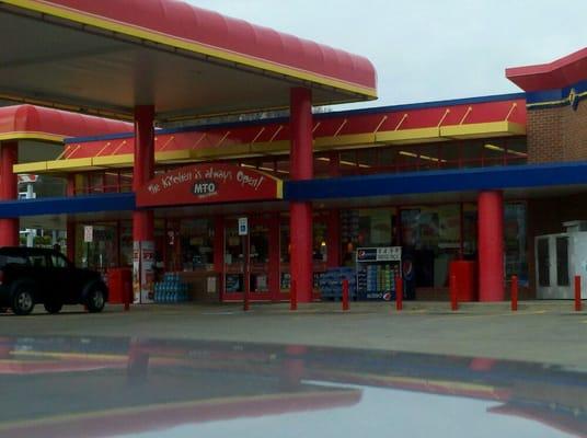 Sheetz convenience store main entrance.