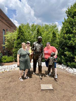 Andy and Opie statue near entrance