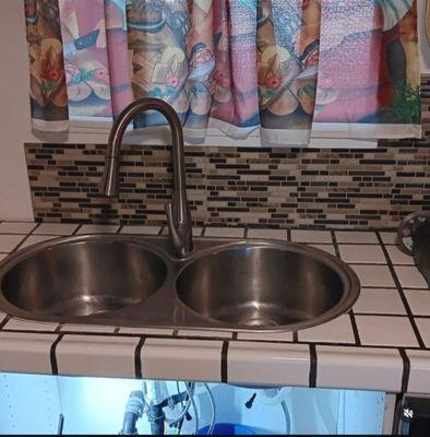 Kitchen sink upgrade. picture of old sink before the  upgrade