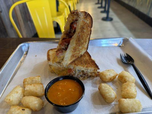 Classic Grilled Cheese/Tater Tots/Classic Mac and Cheese