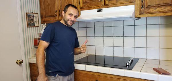 New cooktop installed. Very nice job.