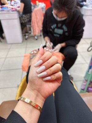 First time here, good service, people friendly. Traccy did my gelX and I love it so much, definitely come back again. Thank you again Tracy