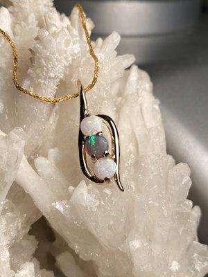 White and black opal 14 karat yellow gold