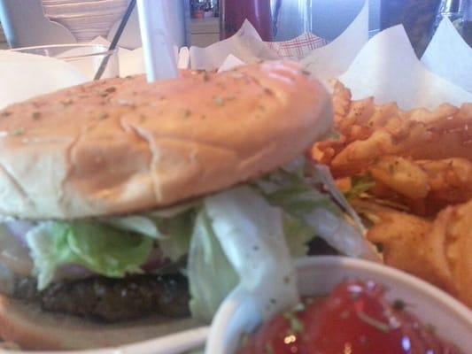 Pepperjack cheeseburger with mushrooms!