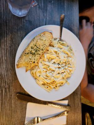 Fettuccine alfredo