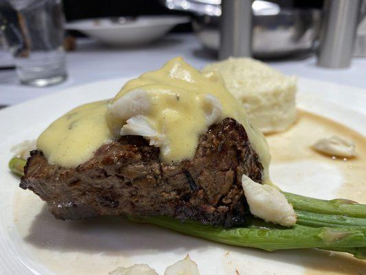 Filet mignon with her béarnaise, Oscar style (lump crab), and mashed potatoes