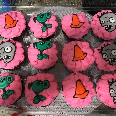 Custom PVZ brain cupcakes