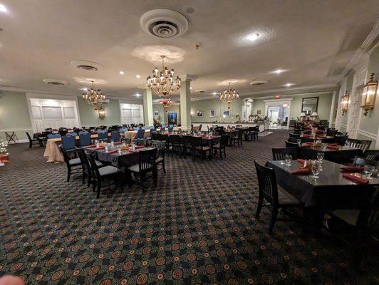 The Colonial Dining Room on the 1st floor of the Natural Bridge Hotel