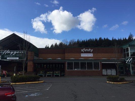 Outside view of the Xfinity by Comcast Store located inside Haggen in Bellingham