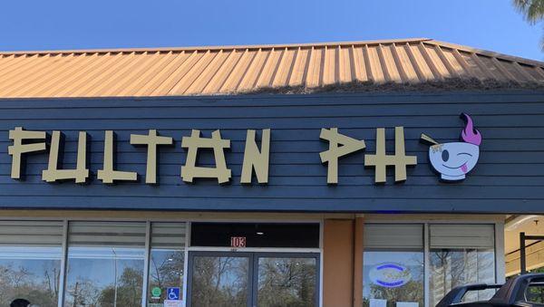 Fulton Pho