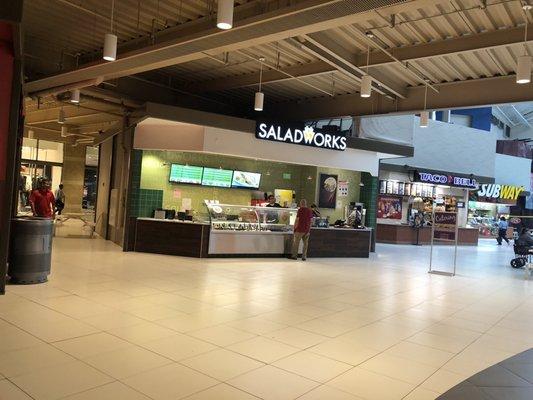 Saladworks palisades center mall