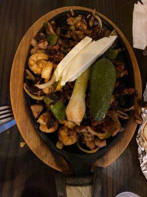 Fajitas El Patron - steak, shrimp, chicken & chorizo