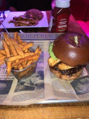 mr dre burger with Sweet Potatoes Fries