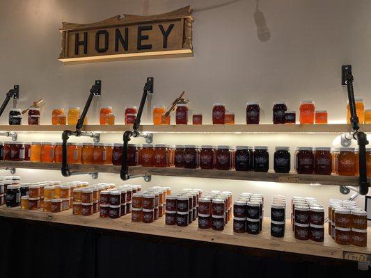 Many honey variety to taste and take home.