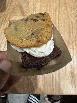 Brownie and chocolate chip cookie vanilla ice cream sammich