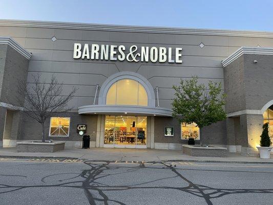 Barnes & Noble Booksellers