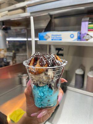 2 scoop cup (Cookie Monster/Oreo) + 2 mini donuts (Chocolate & Oreos)