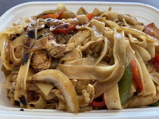 Drunken Noodles, no egg lunch portion! HUGE serving!