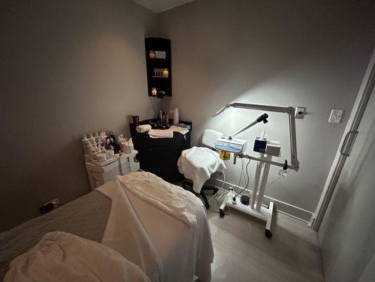 Facial room